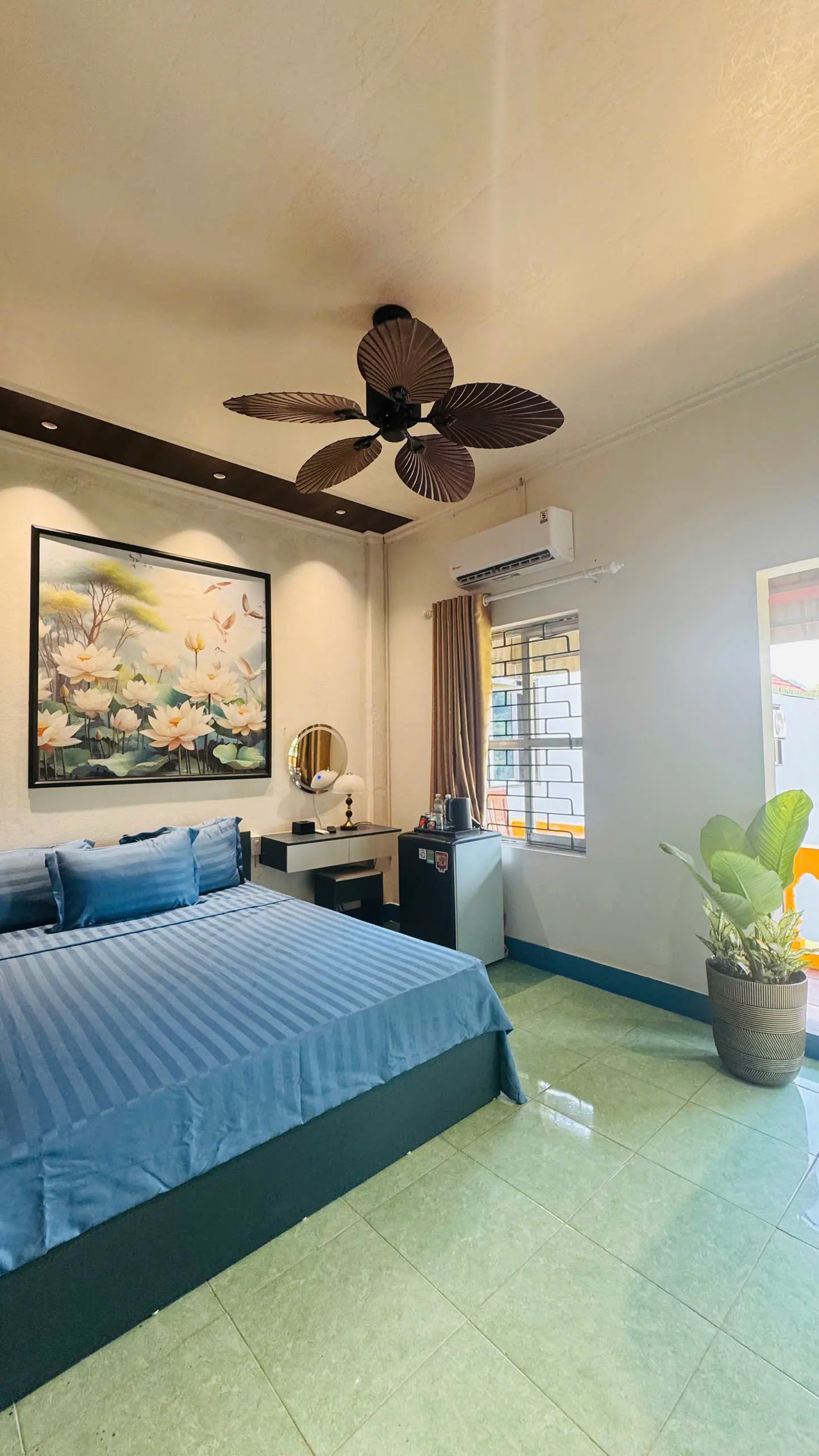 Favos Bích Động — phòng giường đôi hướng núi