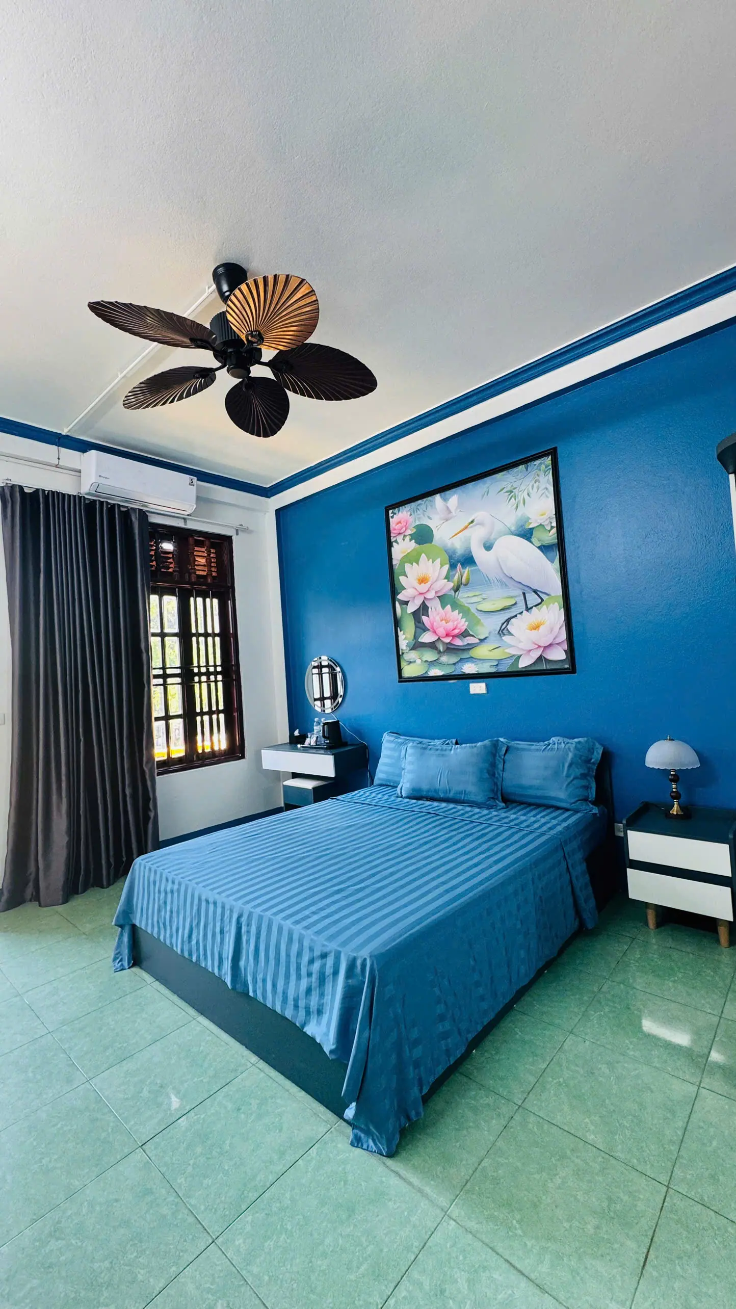 Mountain Double Room 202 — giường đôi hướng núi
