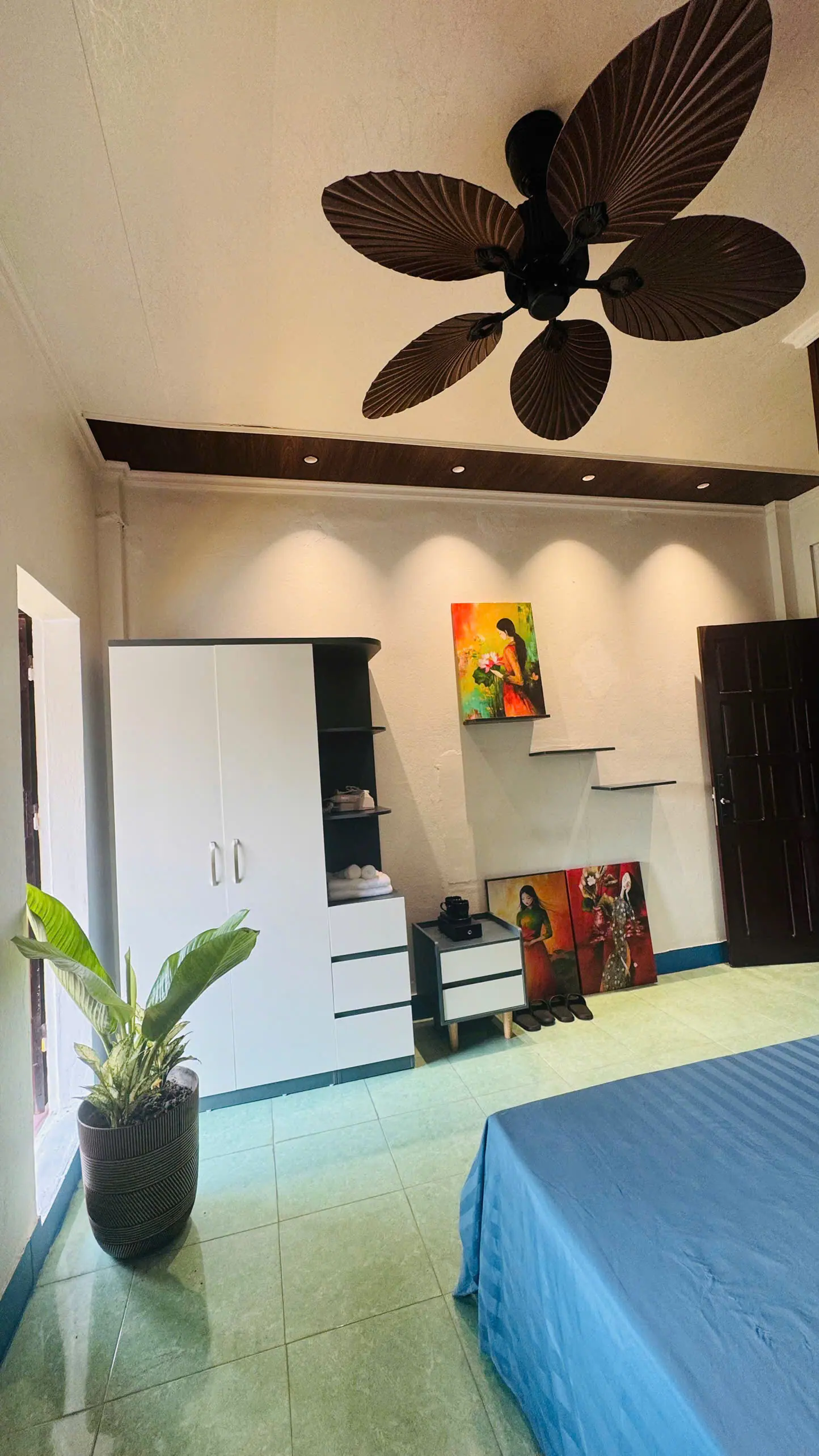 Mountain Double Room 301 — phòng tắm