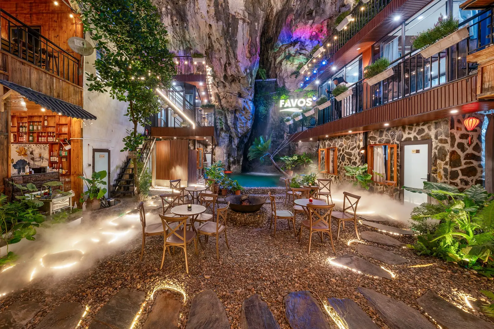 Hành lang phòng nghỉ Favos Ninh Bình